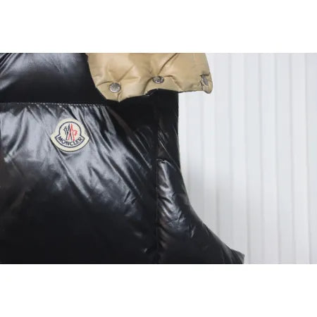 Moncler Luzule New Classic Short Down Detachable Hooded Vest
