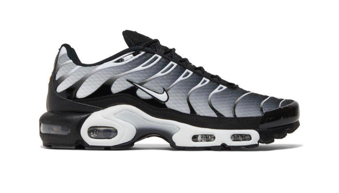Nike Air Max Plus 'Black Metallic Silver'