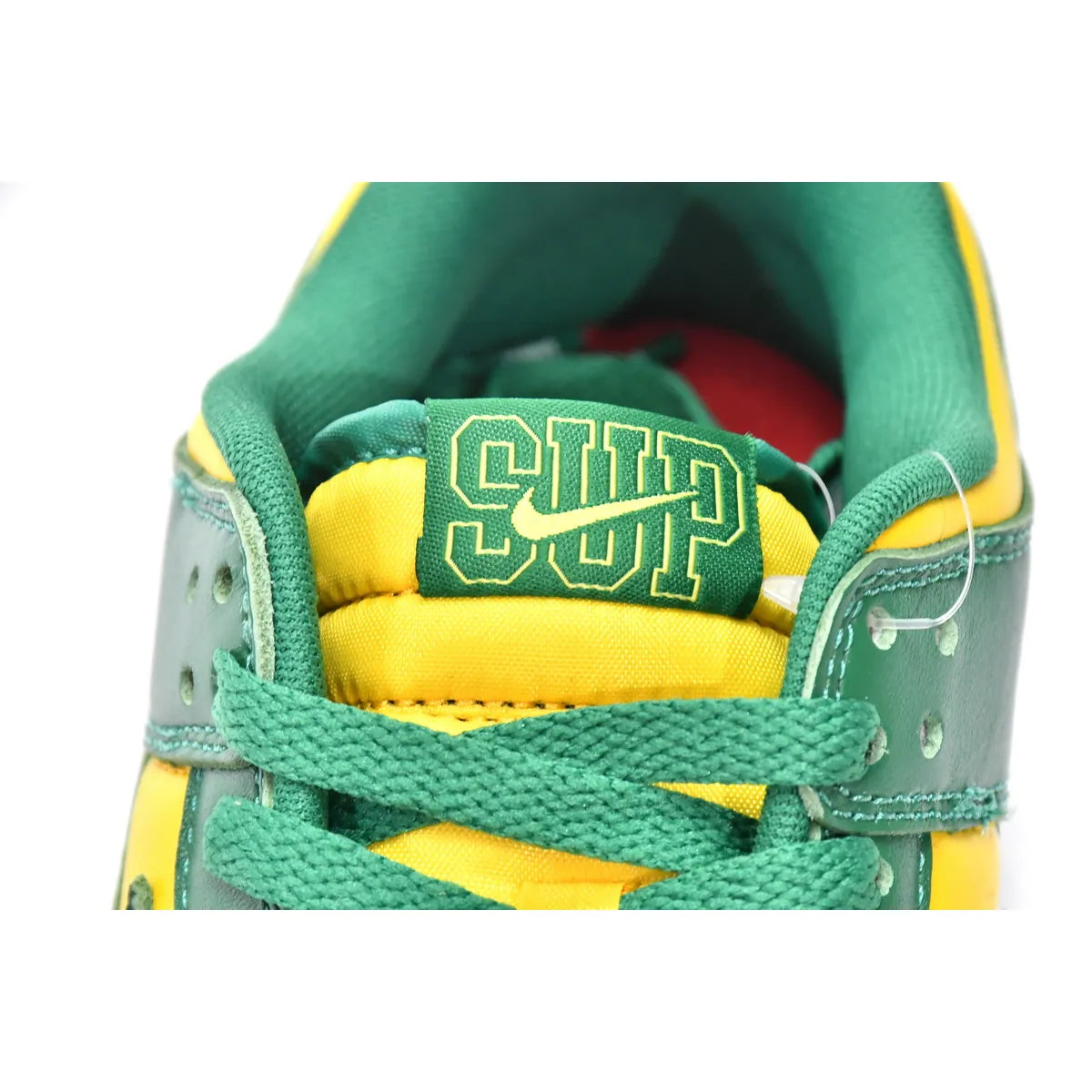 Supreme x Nike SB Dunk 'Low Brazil'